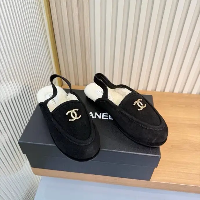 Chanel Лоферы сандалии замшевые женские на меху — Фото 1