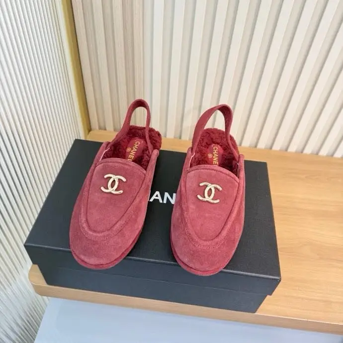 Chanel Лоферы сандалии замшевые женские на меху — Фото 3