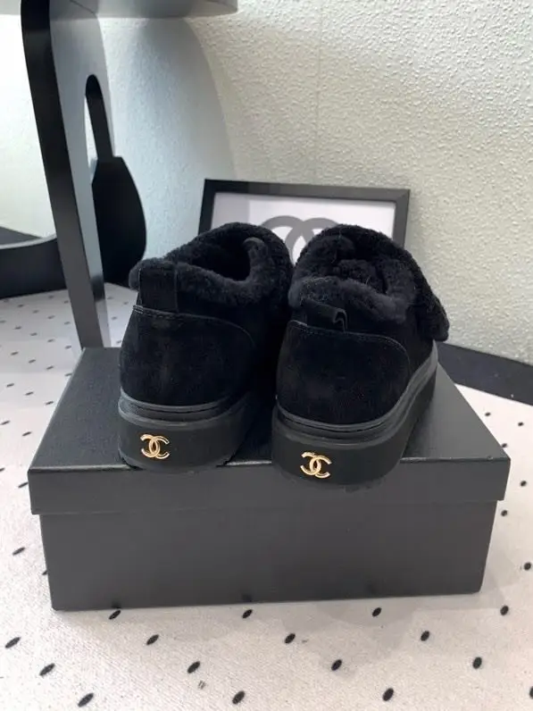 Chanel Лоферы women's on fur winter — Photo 3