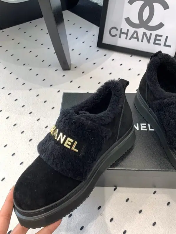 Chanel Лоферы women's on fur winter — Photo 4