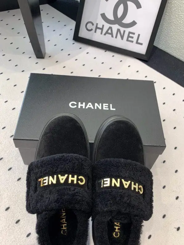 Chanel Лоферы women's on fur winter — Photo 5