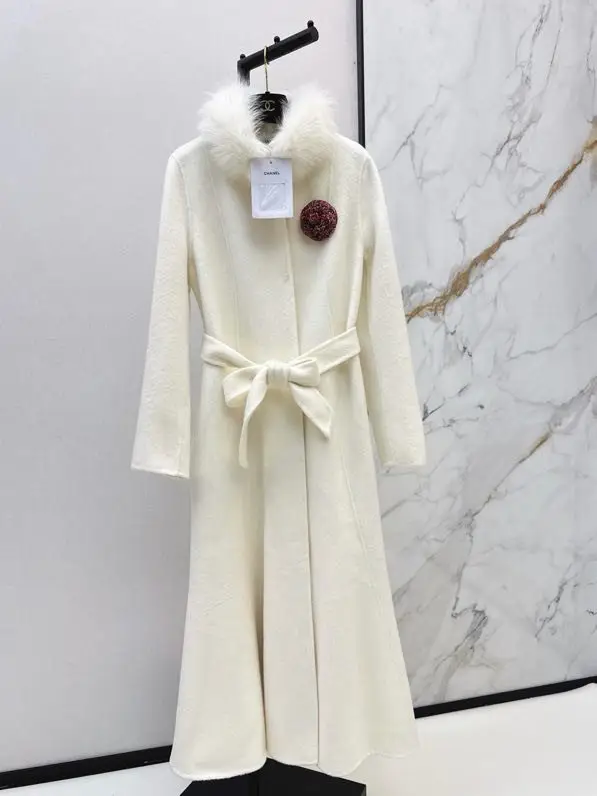 Chanel — Long wool coat