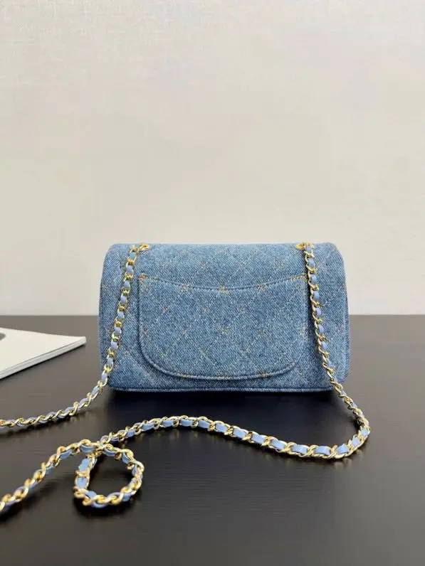 Chanel Mini-a bag Maxi 20 cm denim — Photo 5