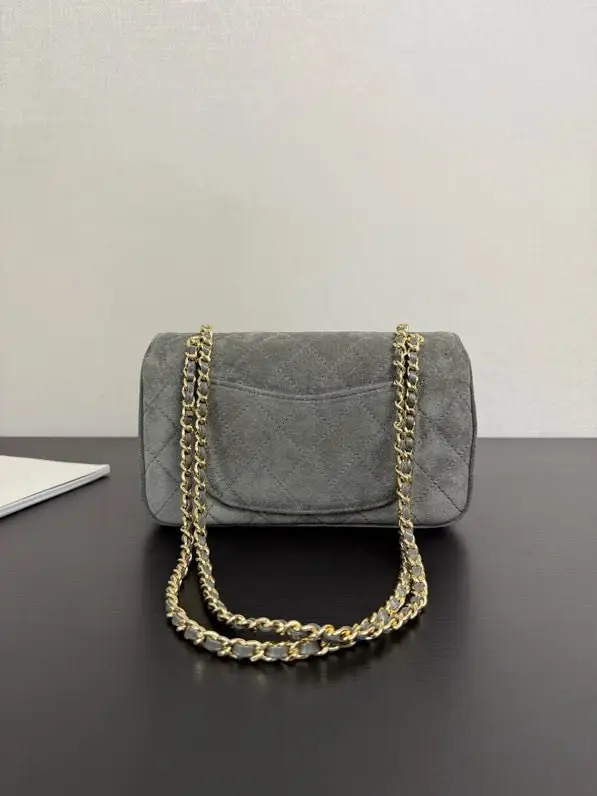 Chanel Mini-a bag Maxi 20 cm suede — Photo 3