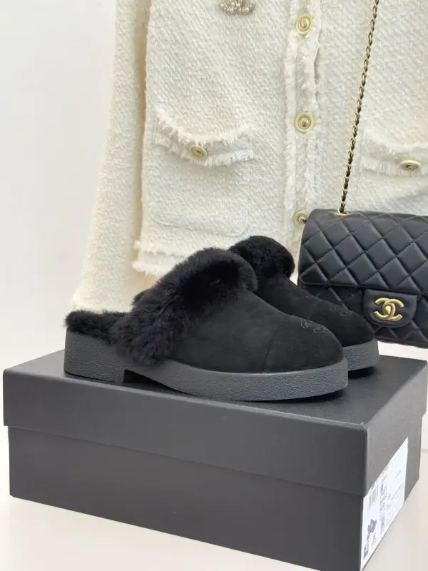 Chanel — Мюли на меху женские