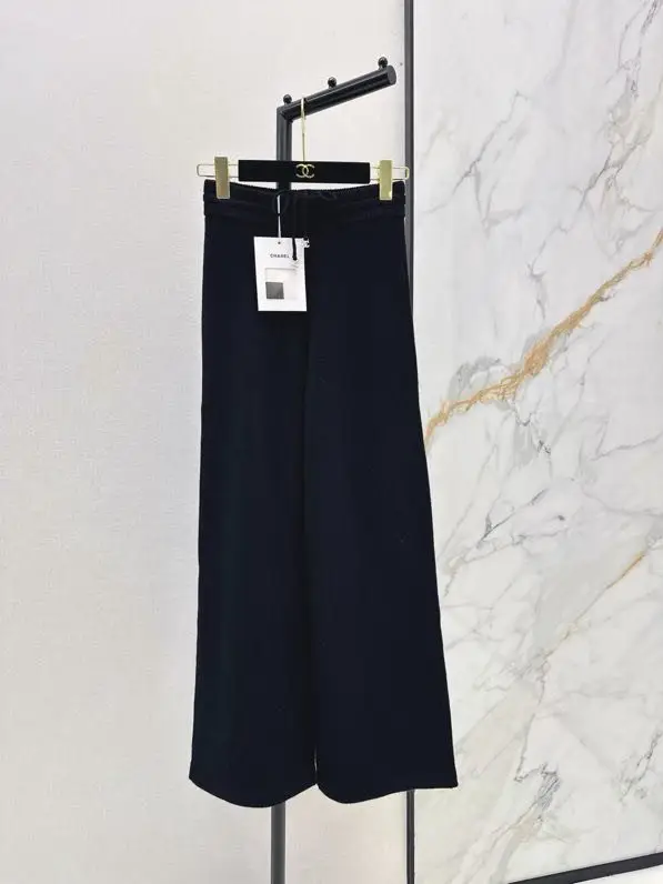 Chanel — Pants direct cut of cashmere