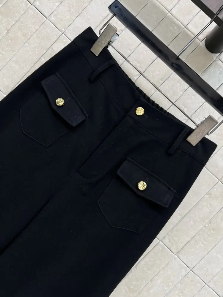 Chanel Pants women's — Photo 2