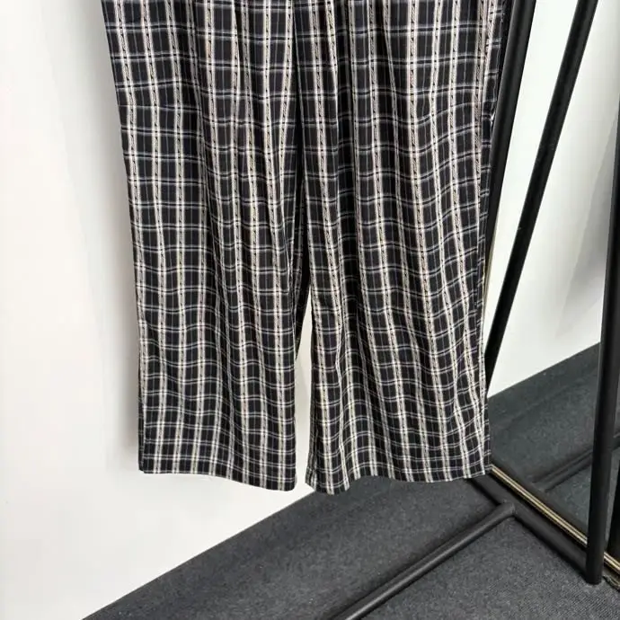 Chanel Pants women's — Photo 2