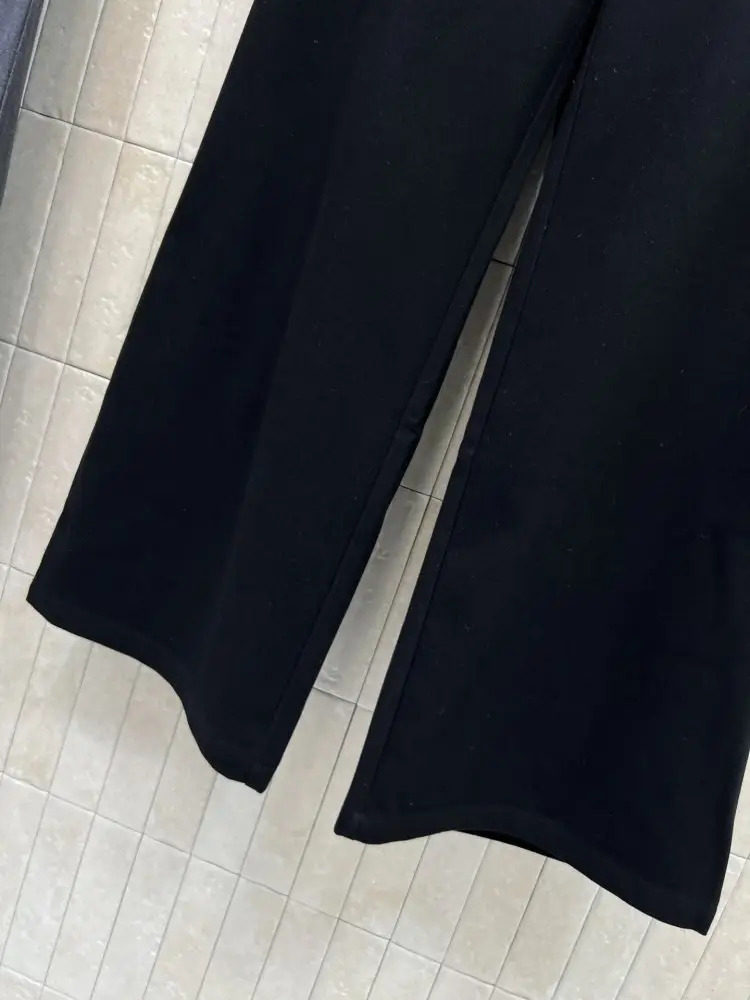 Chanel Pants women's — Photo 3