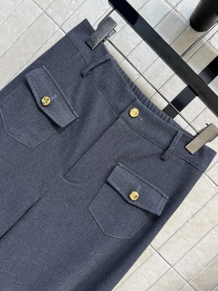 Chanel Pants women's — Photo 4