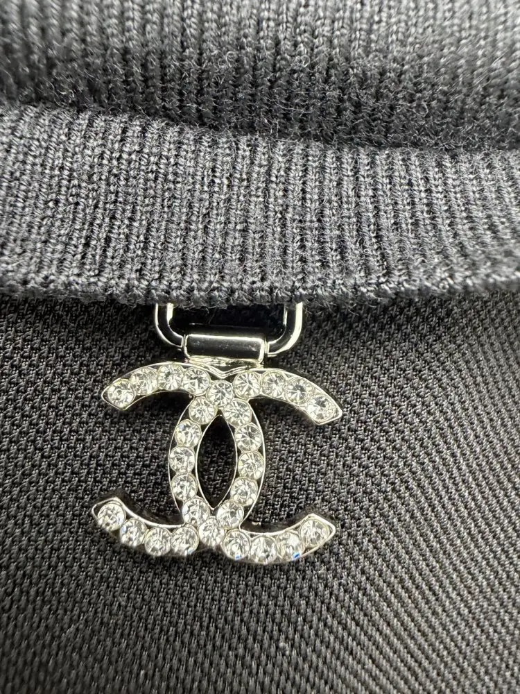 Chanel Pants women's — Photo 4
