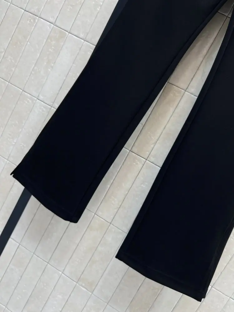 Chanel Pants women's — Photo 4