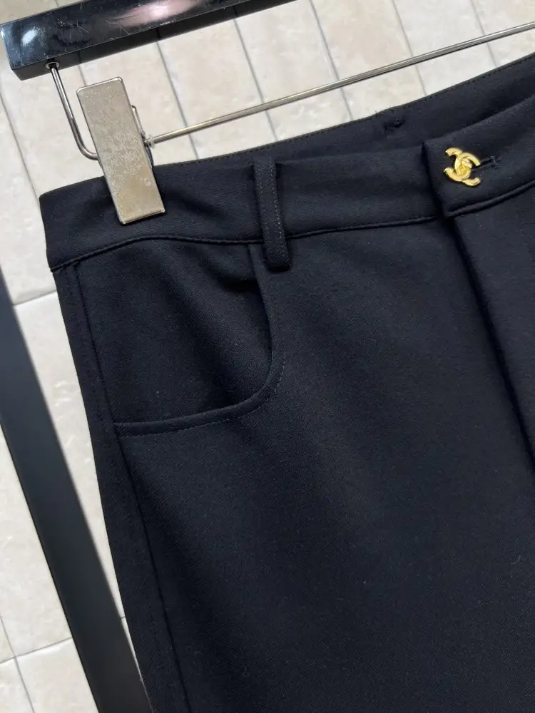Chanel Pants women's — Photo 5