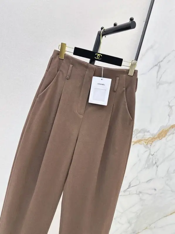 Chanel Pants women's — Photo 5