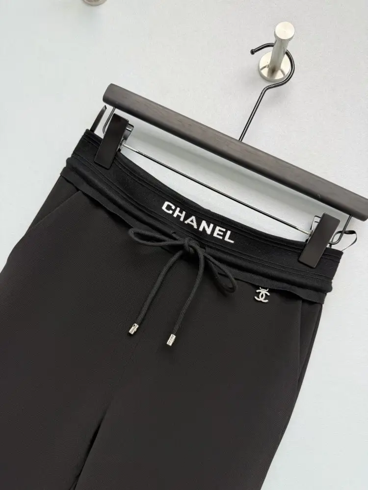 Chanel Pants women's — Photo 5