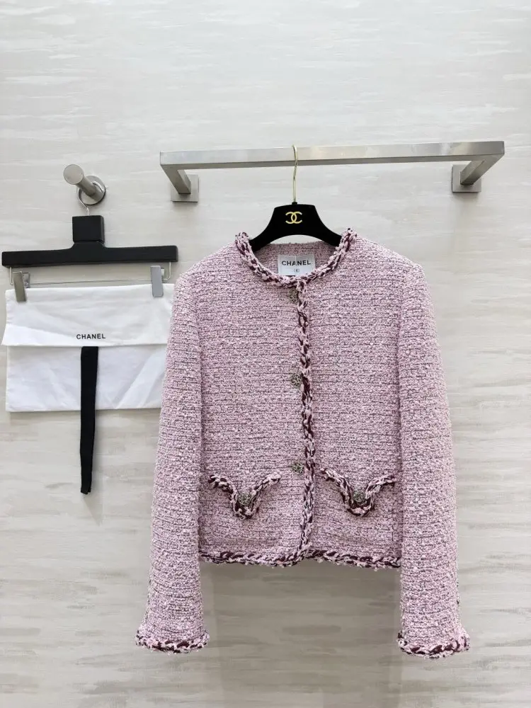 Chanel — Рожевий твідовий жакет