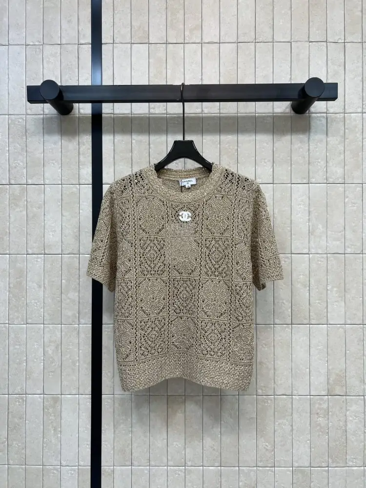 Chanel — Pullover female