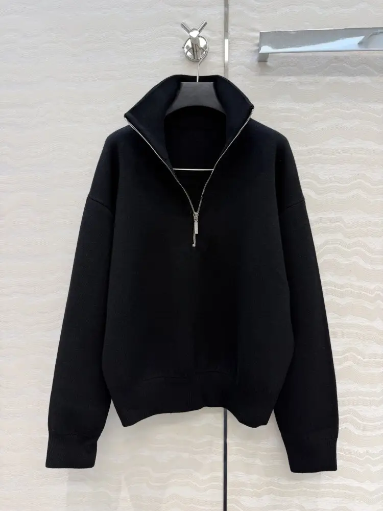 Chanel — Pullover female