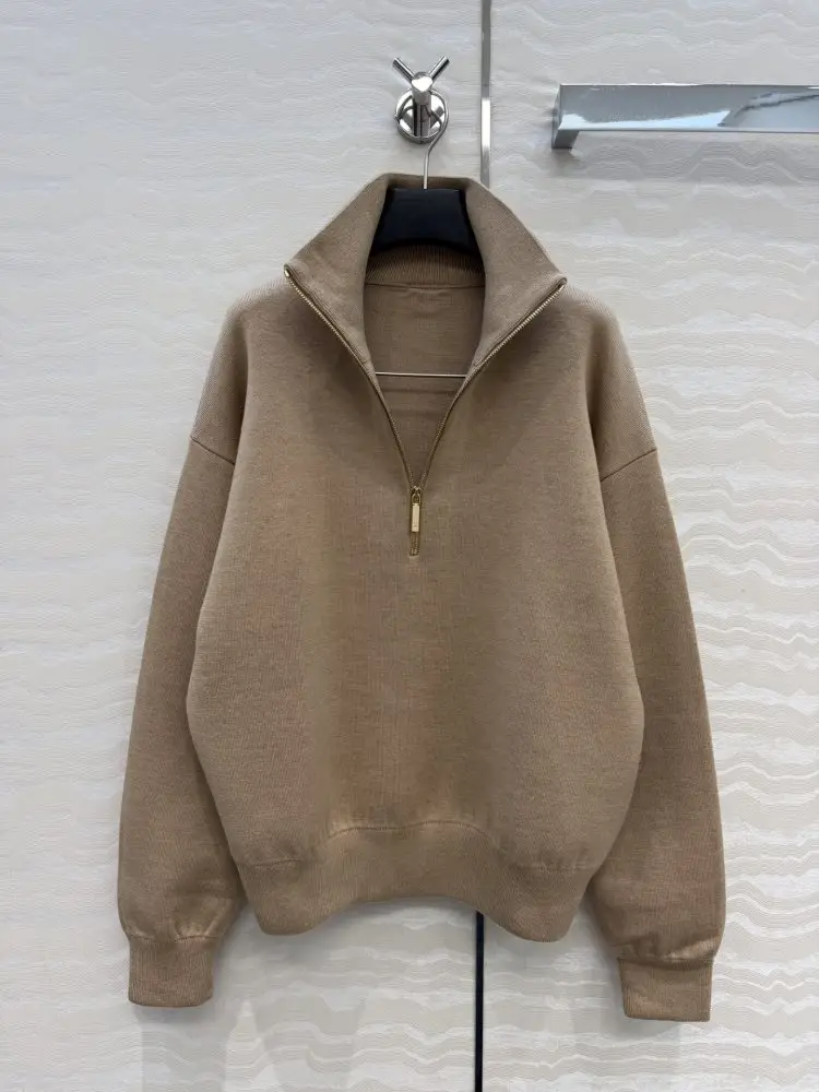 Chanel — Pullover female