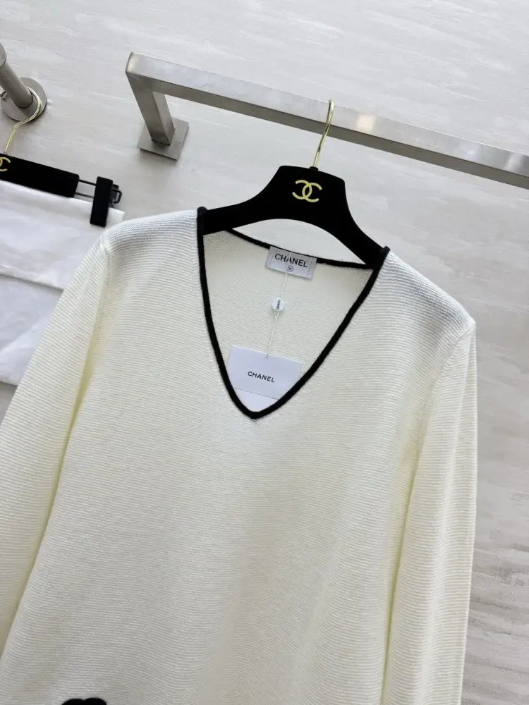Chanel Светр з V-образним вирізом — Фото 5