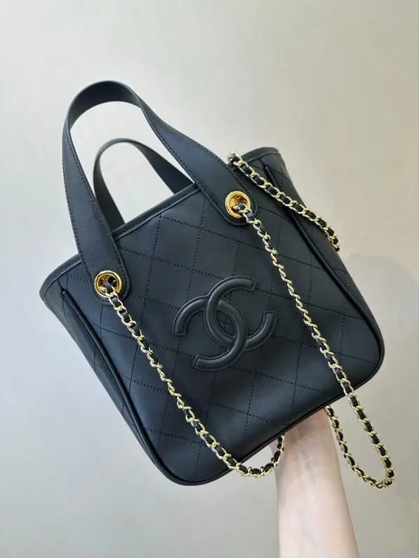 Chanel Стеганая кожаная сумка тоут Chanel 26B — Фото 2
