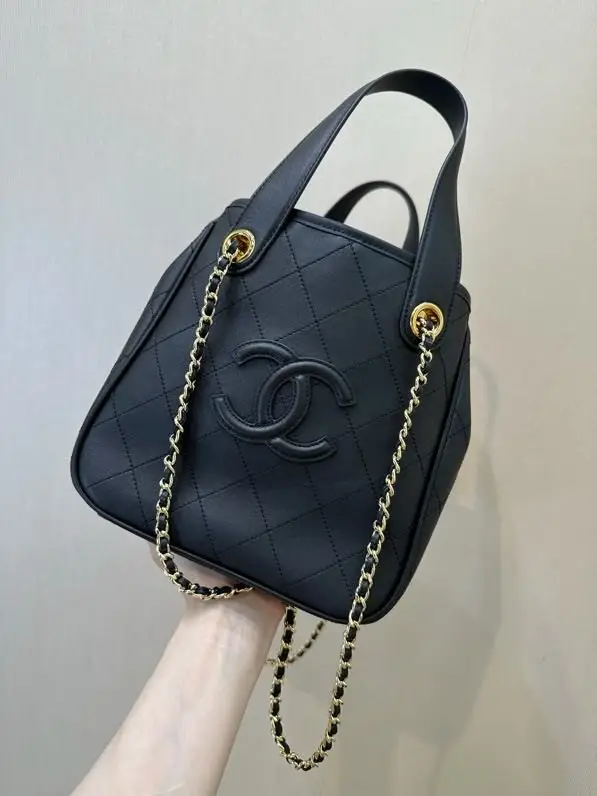 Chanel Стеганая кожаная сумка тоут Chanel 26B — Фото 3