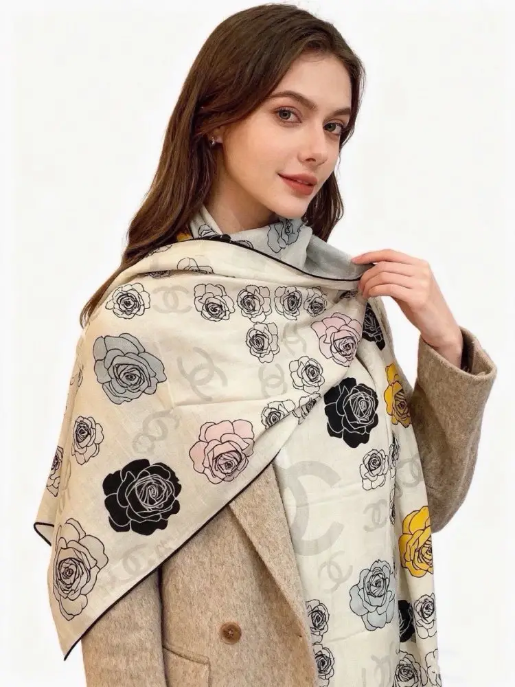 Chanel Scarf of cashmere 140x140 cm — Photo 2