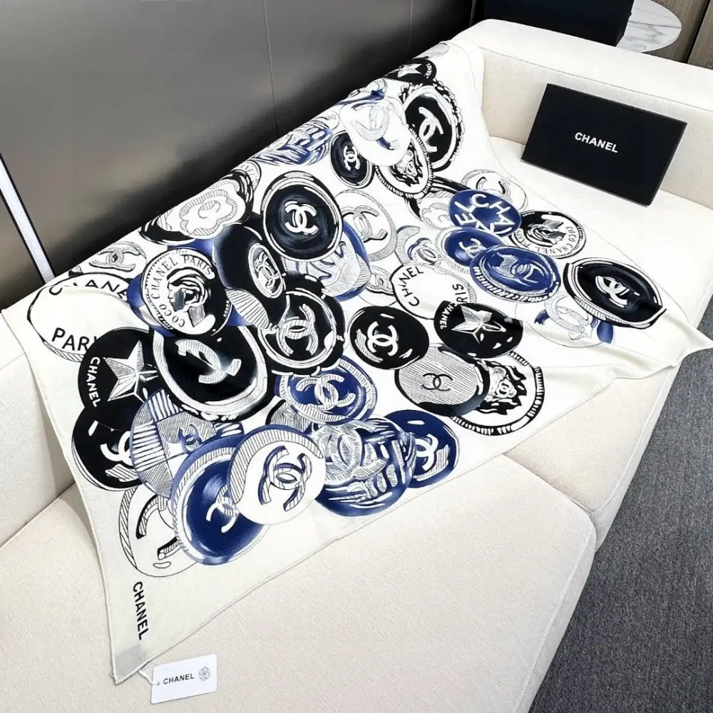 Chanel Scarf of cashmere 140x140 cm — Photo 4