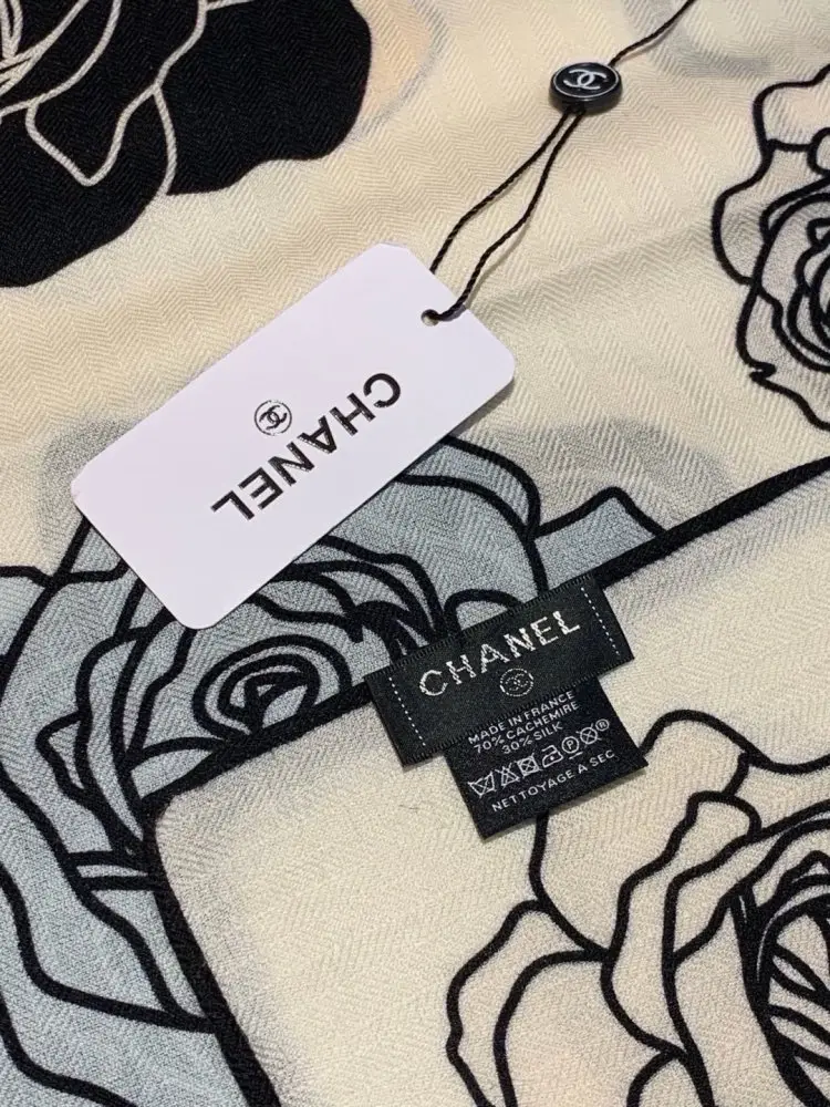Chanel Scarf of cashmere 140x140 cm — Photo 5