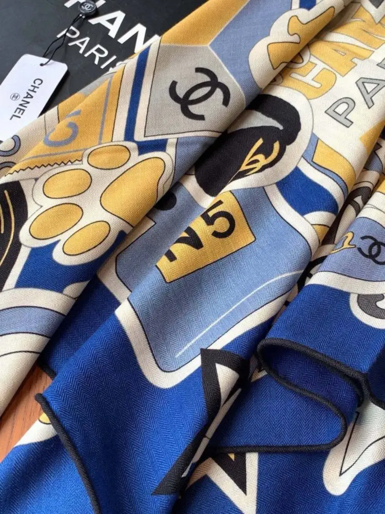 Chanel Scarf of cashmere — Photo 4