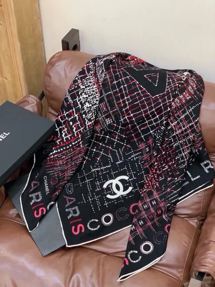 Chanel Scarf of cashmere — Photo 4