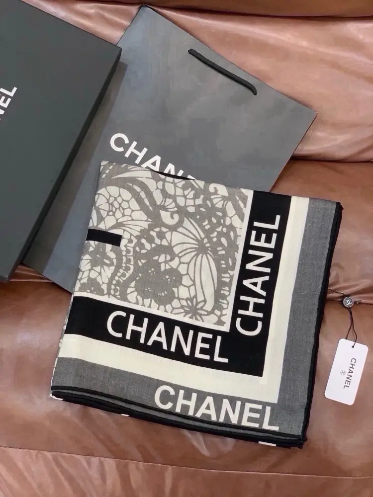 Chanel — Shawl velvet