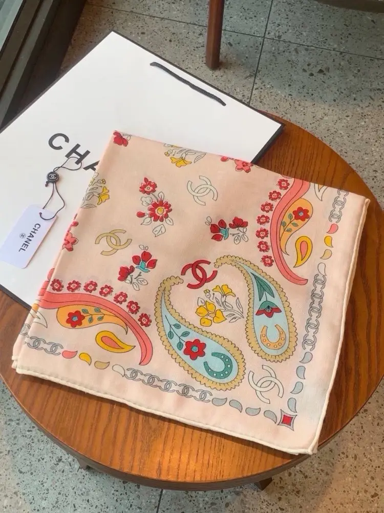 Chanel — Shawl velvet