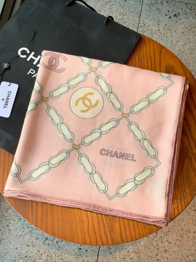 Chanel — Shawl velvet