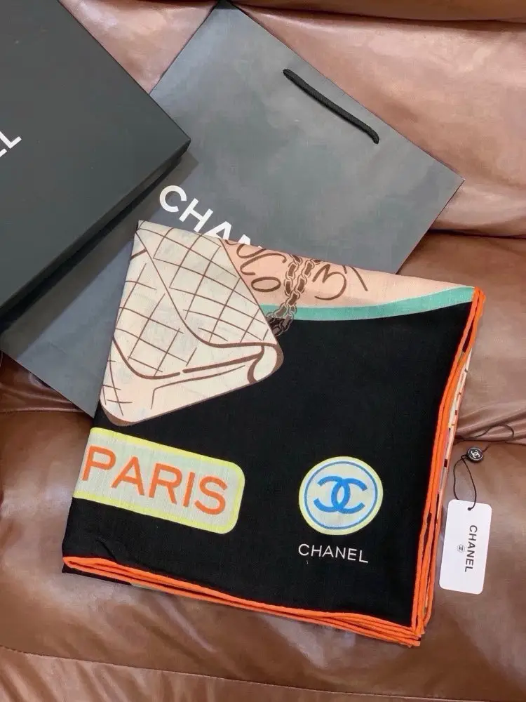 Chanel — Shawl velvet