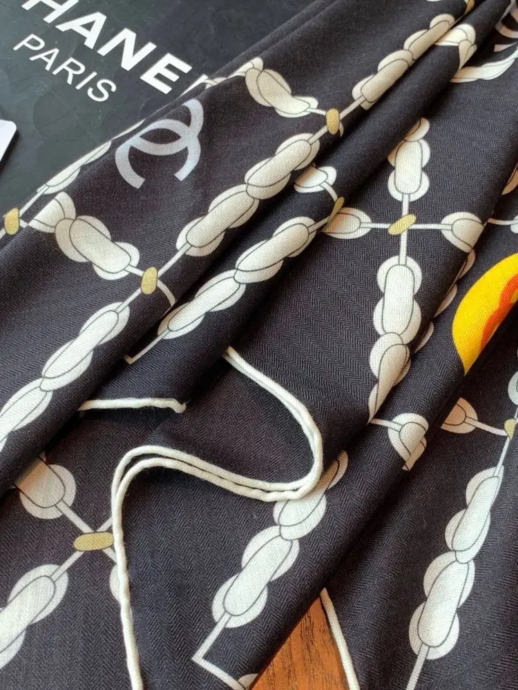 Chanel Shawl velvet — Photo 5