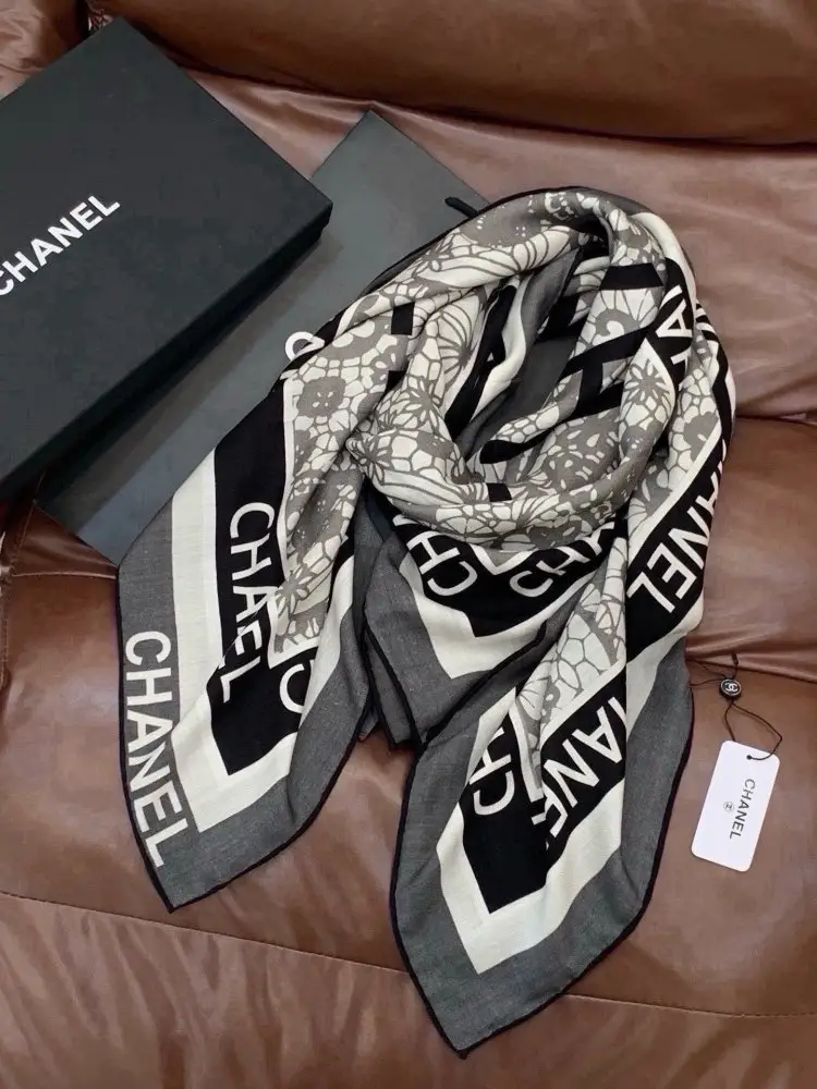 Chanel Шаль оксамитова — Фото 5