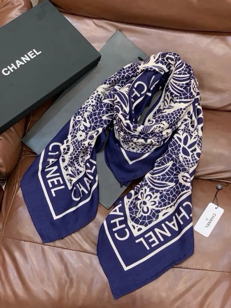 Chanel Шаль оксамитова — Фото 5