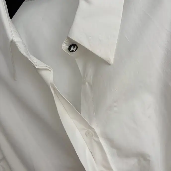 Chanel Shirt — Photo 3