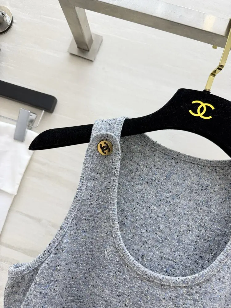 Chanel Shirt — Photo 5