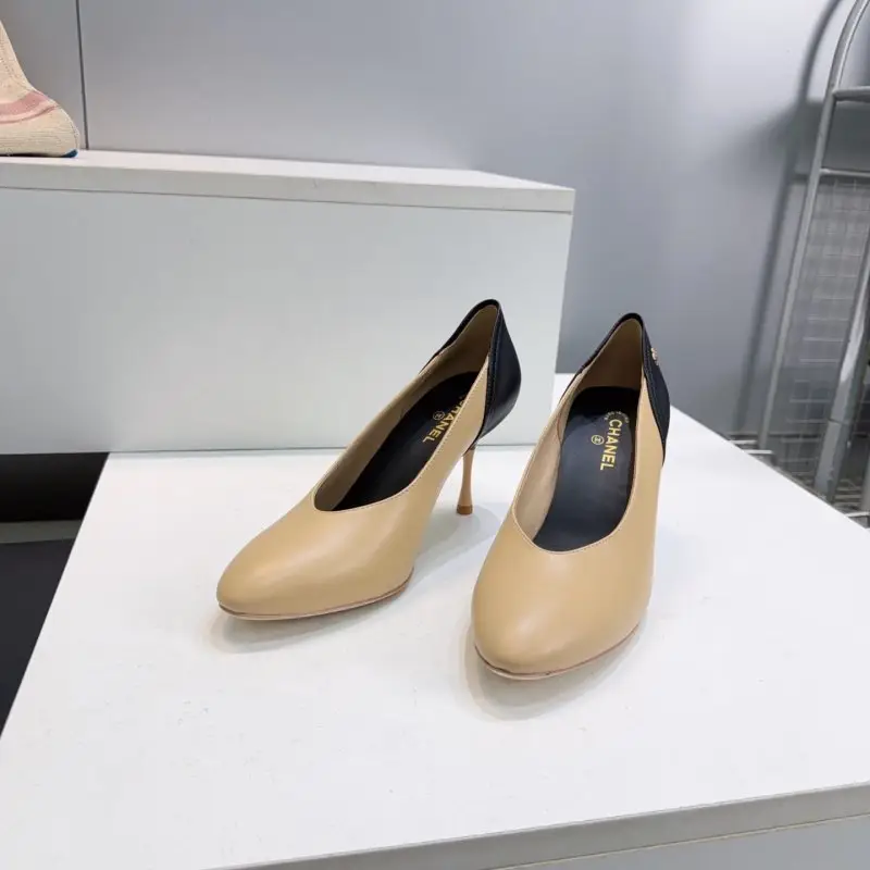 Chanel Туфли лодочки с круглым носком на высоком каблуке — Фото 4