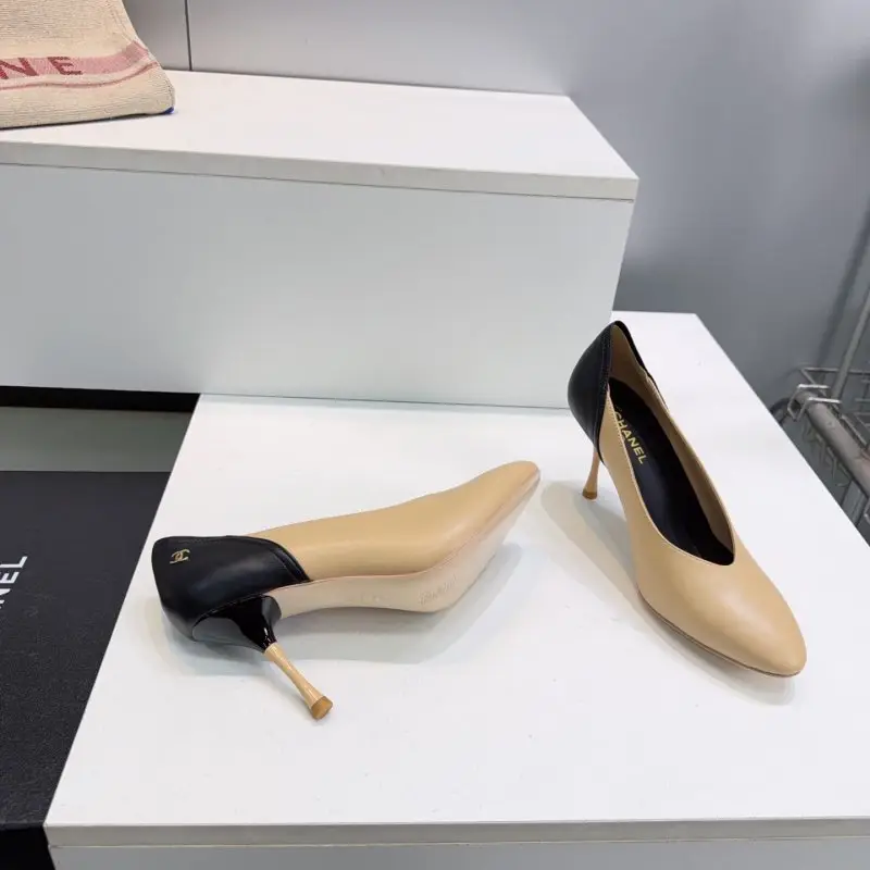 Chanel Туфли лодочки с круглым носком на высоком каблуке — Фото 5