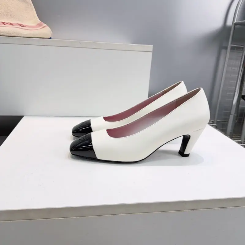 Chanel Shoes boats from square the toe — Photo 3