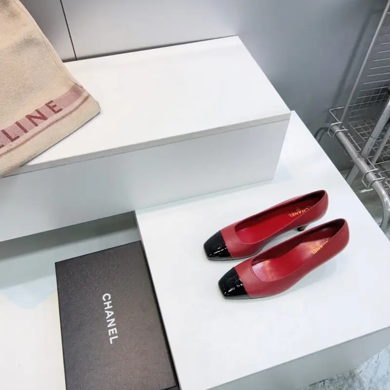 Chanel Туфлі човники з квадратним носком — Фото 4