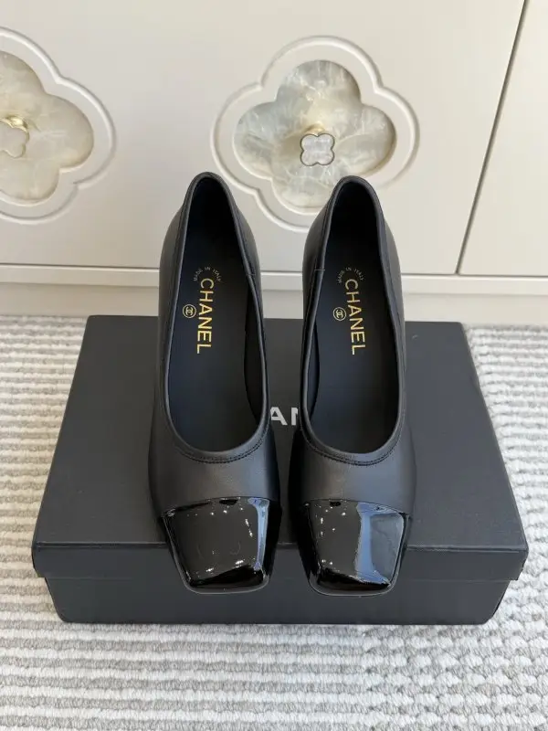 Chanel — Туфлі човники на високому підборах з квадратним носком