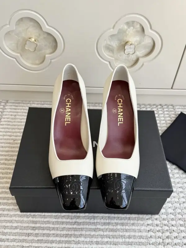Chanel Туфли лодочки на высоком каблуке с квадратным носком — Фото 1