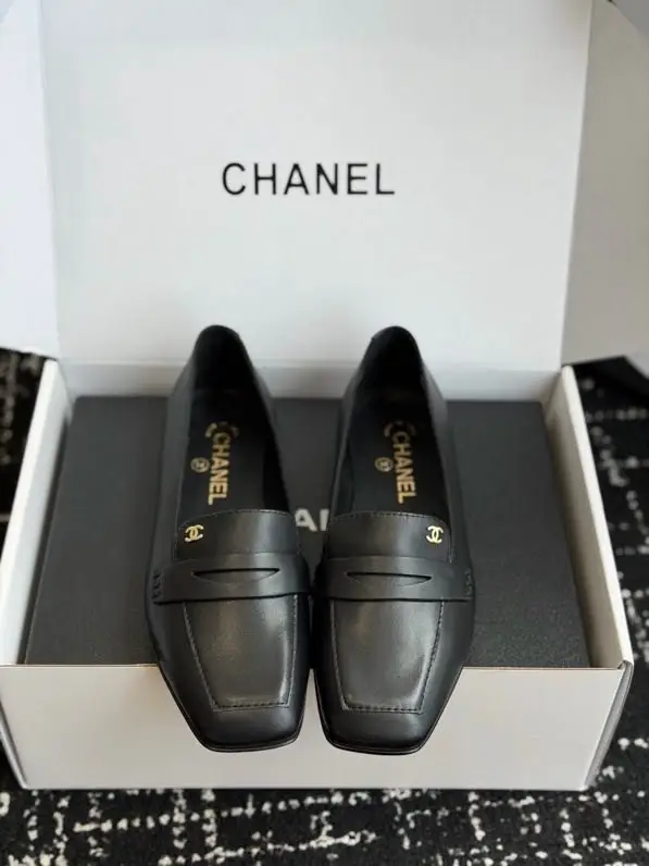 Chanel Туфли кожаные с квадратным носком — Фото 1