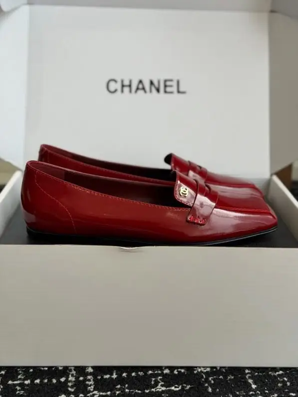 Chanel Туфлі шкіряні з квадратним носком — Фото 2