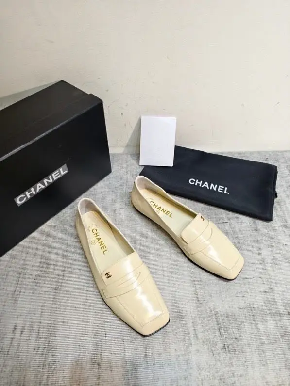 Chanel Туфлі лоферы жіночі — Фото 1