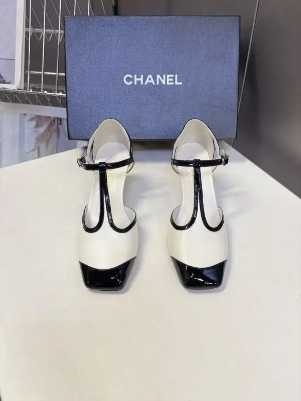 Chanel — Туфлі мері джейн з квадратним носком